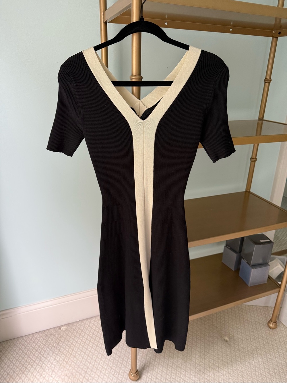 Black and Cream V‑Neck Knit Dress